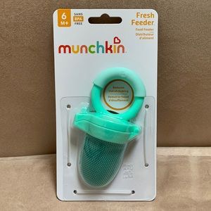 NWT Munchkin baby food feeder